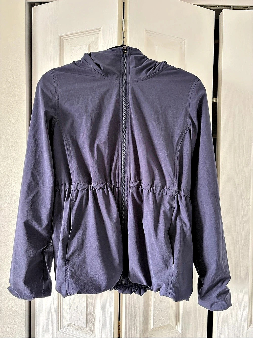Lululemon navy Hooded Jacket Size 4 Like New